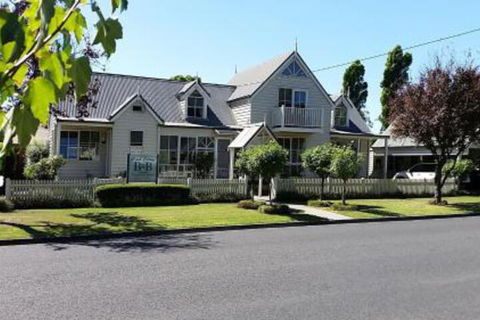 Creek Cottage Bed & Breakfast - Tourism Noosa 0