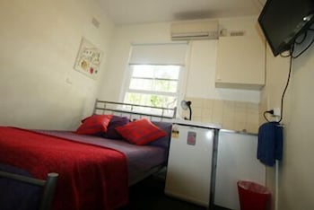 Zing Backpackers - Tourism Noosa 6