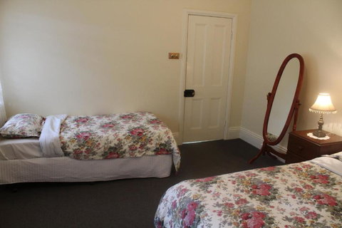 Benambra Bed & Breakfast - Tourism Noosa 6