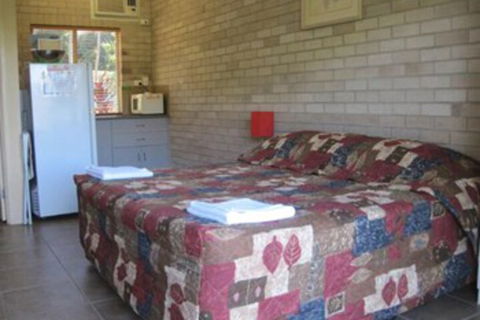 Tailwaggers Rainforest Retreat - Tourism Noosa 7