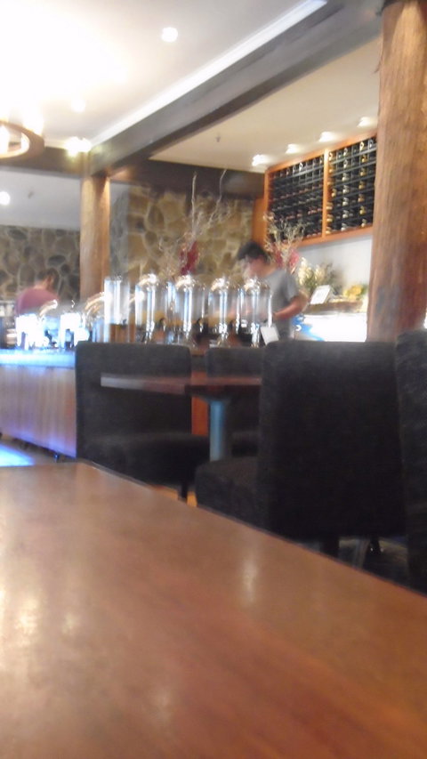 Highland Restaurant - Tourism Noosa 2