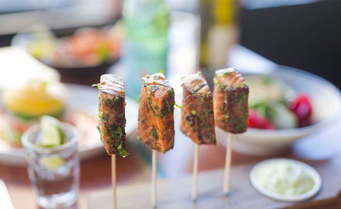 Rhonda's Bar - Tourism Noosa 11