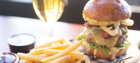 Rhonda's Bar - Tourism Noosa 1