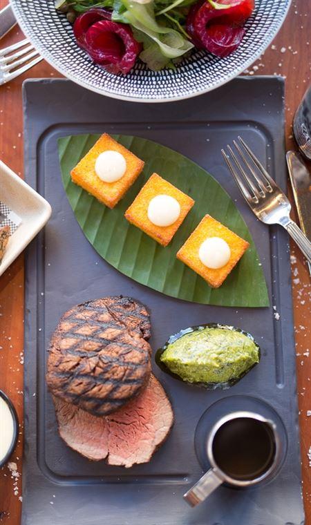 Rhonda's Bar - Tourism Noosa 4