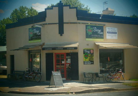 Faro Bianco Italian Restaurant & Wood Fired Pizza - Tourism Noosa 10