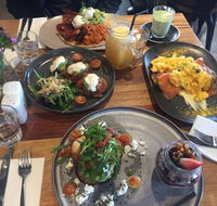 Eating Station - Tourism Noosa