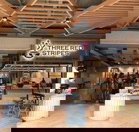 Three Red Stripes - Tourism Noosa