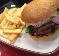 Drouin PizzaBurger Lounge - Tourism Noosa