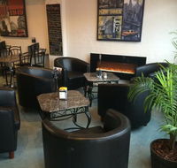 SKYES Cafe  Courtyard - Tourism Noosa