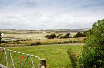 The 12 Apostles Inn / Princetown Tavern - Tourism Noosa 1