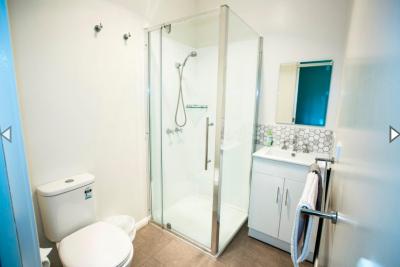 The 12 Apostles Inn / Princetown Tavern - Tourism Noosa 3