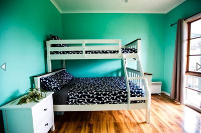 The 12 Apostles Inn / Princetown Tavern - Tourism Noosa 7