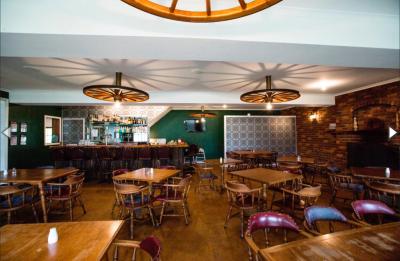 The 12 Apostles Inn / Princetown Tavern - Tourism Noosa 8