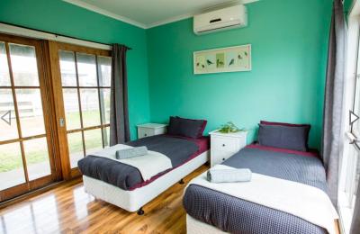 The 12 Apostles Inn / Princetown Tavern - Tourism Noosa 11