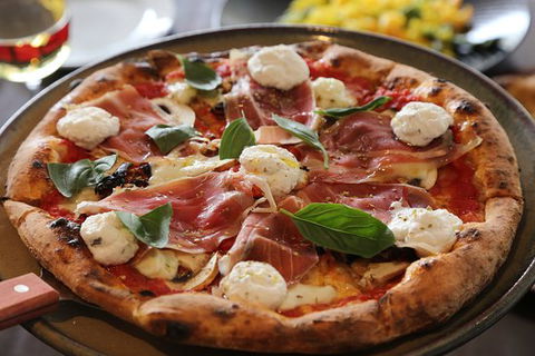 Farina Pizzeria - Tourism Noosa 0
