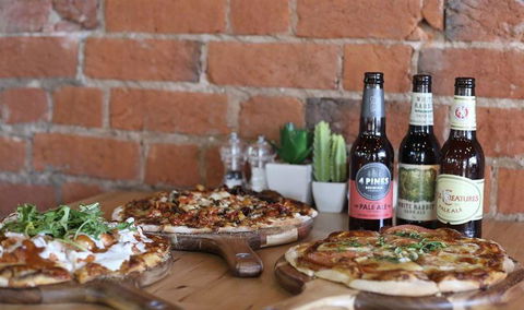 Battlers Tavern - Tourism Noosa 0