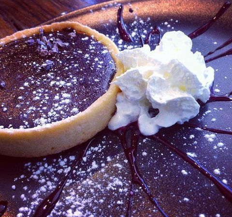 Cafe In Tokyo - Tourism Noosa 12