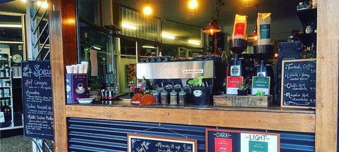 Cafe In Tokyo - Tourism Noosa 3