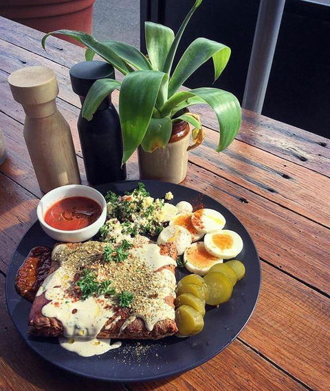 Cafe In Tokyo - Tourism Noosa 8
