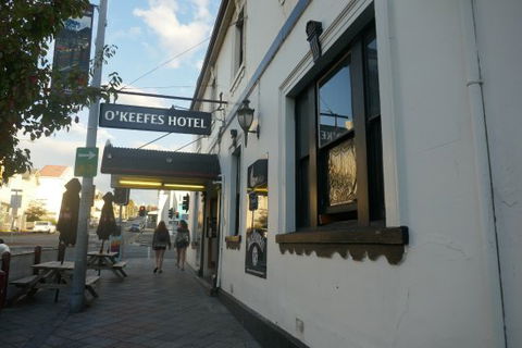 O'Keefe's Hotel - Tourism Noosa 0