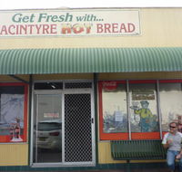 MacIntyre Hot Bread Shop - Tourism Noosa