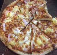 Crust Gourmet Pizza Bar Woolongong - Tourism Noosa