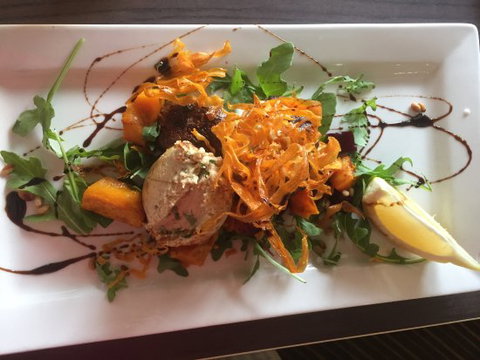 Star Hotel Bistro - Tourism Noosa 0