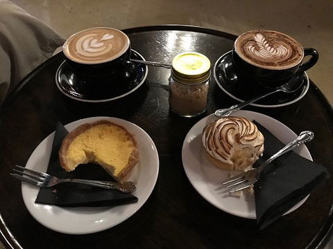 Dark Arts Brew & Bar - Tourism Noosa 0