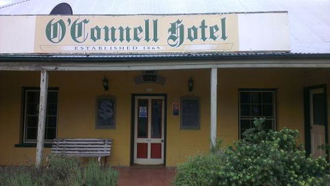 O'Connell Hotel - Tourism Noosa 0