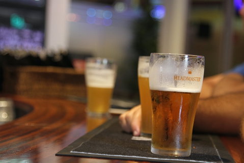 Abbotts Hotel - Tourism Noosa 0