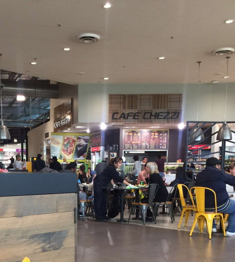 Cafe Chezzi - Tourism Noosa 0