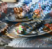 Cooper's Hotel - Tourism Noosa