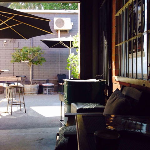 Rett's Coffee - Tourism Noosa 0