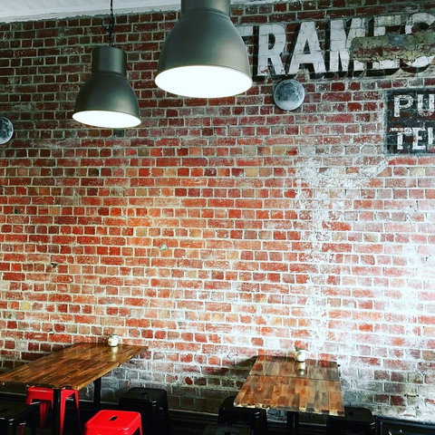 Steam & Wall - Tourism Noosa 0