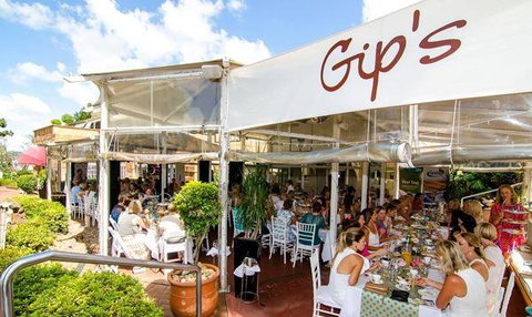 Gip's Restaurant - Tourism Noosa 16