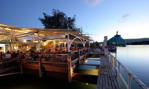 On The Inlet Seafood Restaurant - Tourism Noosa 8