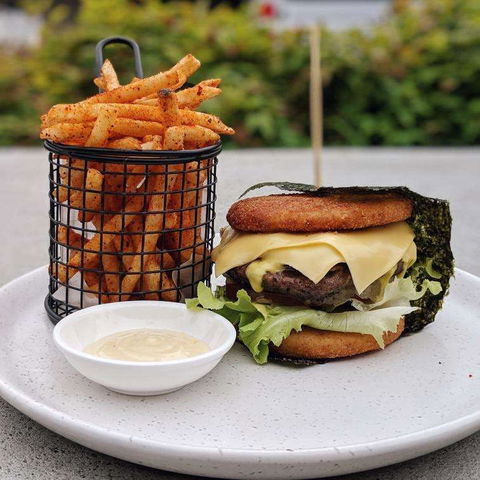 Asi Burgers - Tourism Noosa 0