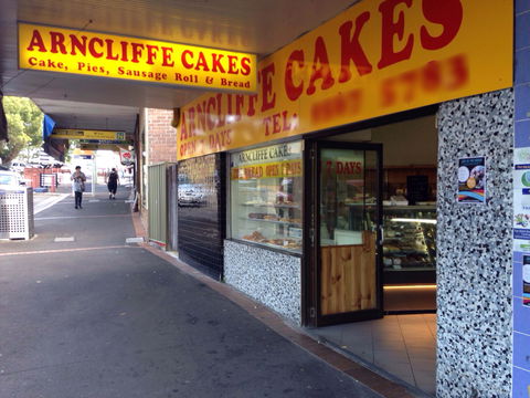 Arncliffe Cakes - Tourism Noosa 0