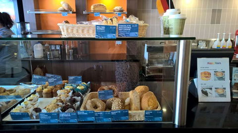 King Of Cakes - Clayfield - Tourism Noosa 0