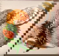 White Hart Hotel - Tourism Noosa