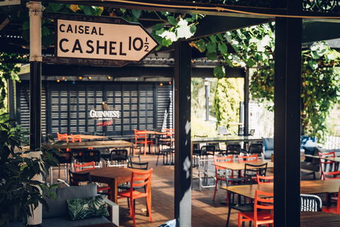 Mick O'Shea's - Tourism Noosa 1