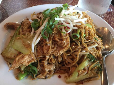 Simply Thai - Tourism Noosa 0