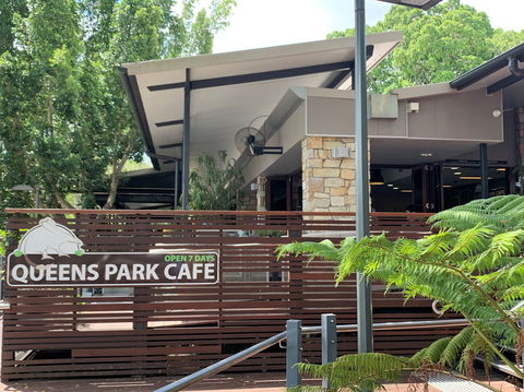 Queens Park Cafe - Tourism Noosa 0