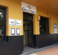 The Apple Tree Inn - Tourism Noosa