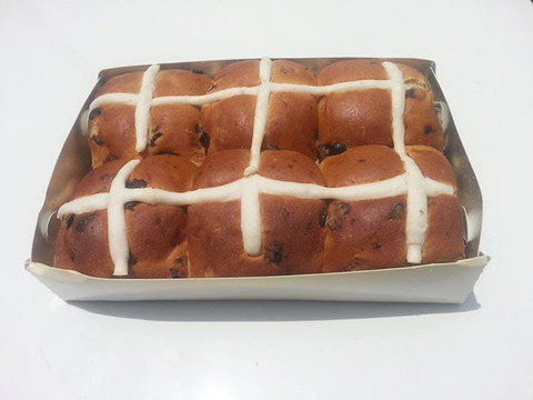 Caz Reitop's Dirty Secrets - Tourism Noosa 0