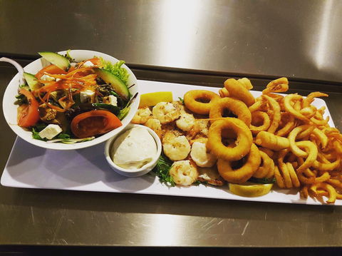 Armaniis - Tourism Noosa 0