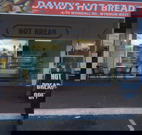 David's Hot Bread - Tourism Noosa