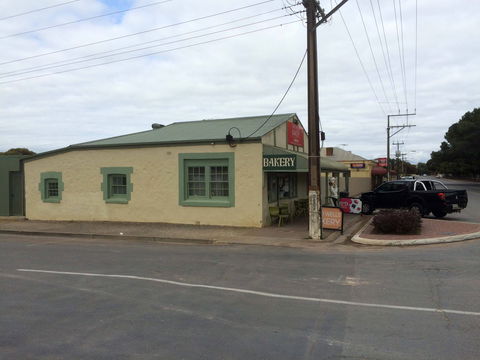 Two Wells Bakery - Tourism Noosa 0