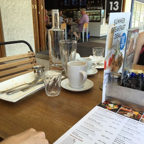 The Coffee Club - Grand Hotel - Gladstone - Tourism Noosa 0