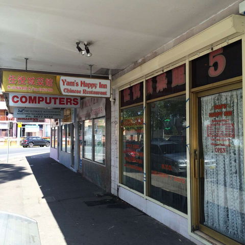 Yam's Happy Inn - Tourism Noosa 0